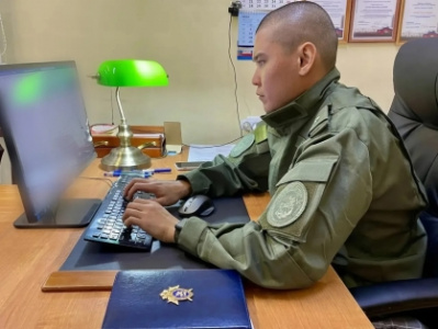 Лидеры преступного сообщества признаны виновными в вымогательствах и незаконном обороте оружия и наркотических средств /    