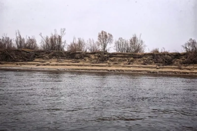 В Якутске очистили берега водных объектов от мусора и брошенных рыболовных сетей / ЯСИА   