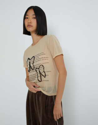 Бежевая облегающая футболка из сетки с принтом Глория Джинс
