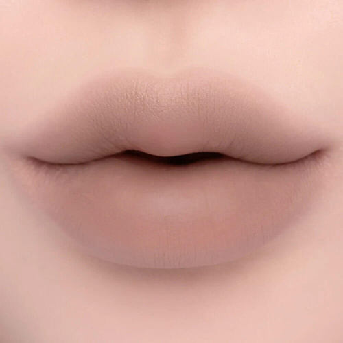 Вельветовый карандаш для губ CLIO Velvet Lip Pencil 14 Hazelnut Taupe