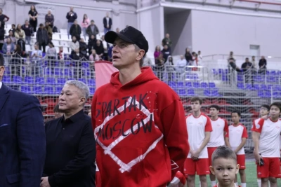Легендарный футболист Роман Павлюченко прибыл в Якутск / Дьулустаан Сергеев   