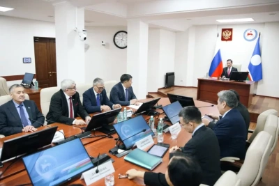 Глава Якутии встретился с руководством Ил Тумэна  / ЯСИА   