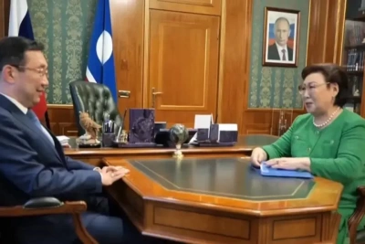 Айсен Николаев поддержал развитие научных и образовательных проектов по изучению родных языков / ЯСИА   