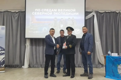 Преодолеть 7500 километров через арктические моря на девятиметровой яхте / Алексей Рудых   