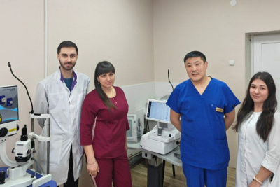 Врач из Якутии обучил офтальмологов из ЛНР проводить лазерные операции / Саина Титова   