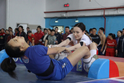 В преддверии 8 Марта в Якутске состоится турнир по мас-рестлингу среди женщин / Дьулустаан Сергеев Якутск Якутск Республика Саха (Якутия)