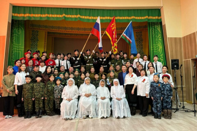 Знамя Победы встречают в населённых пунктах Момского района Якутии / ЯСИА   
