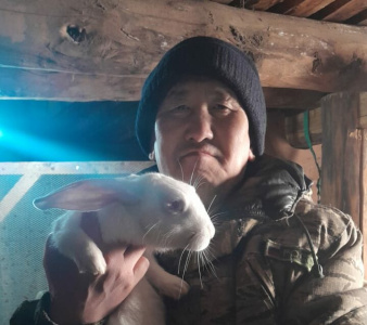 Участник СВО в Якутии разводит кроликов и планирует заняться табунным коневодством / ЯСИА   Республика Саха (Якутия)