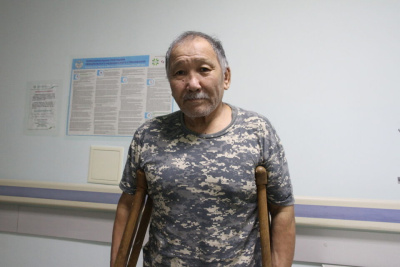 «Поставили на ноги за два дня»: мобильные хирурги оперировали 72-летнего мужчину в Верхневилюйске / Саина Титова   