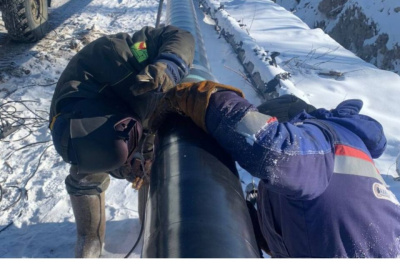 На ремонтируемом участке Мастах — Берге завершена расчистка трассы и транспортировка труб / ЯСИА   