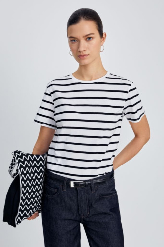 Футболка из хлопка с коротким рукавом