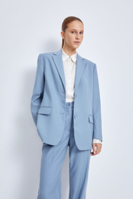 Однобортный жакет полуприлегающего силуэта