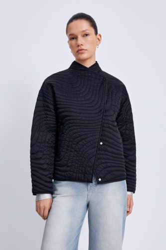 Утепленная куртка прямого силуэта