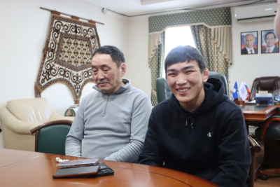 «Бороться как лев»: чемпиона первенства Европы Льва Павлова чествовали в Минспорте Якутии / Нарыйа Пахомова   