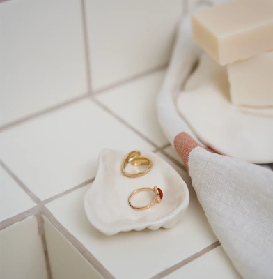 Подставка для украшений "Волшебно ТУТ" Ракушка 2х8 см