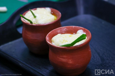 Участников фестиваля «Муус Устар» научили готовить саламат / ЯСИА   