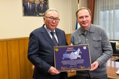 Имена более двух тысяч воинов-якутян передали в Музей Победы / ЯСИА   