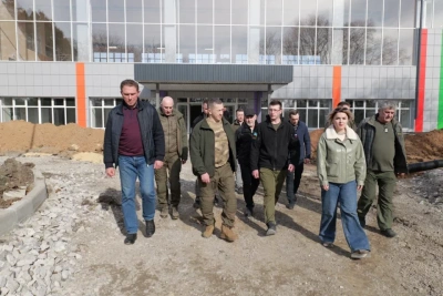 Юрий Трутнев проверил восстановительные работы в ДНР / ЯСИА   