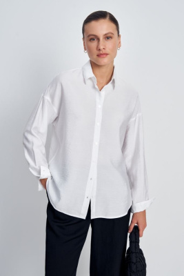 Блузка свободного кроя с отложным воротником