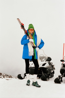 Стеганая утепленная куртка с капюшоном