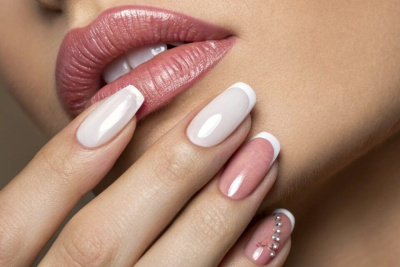 Тренды макияжа и маникюра: что будет популярно в 2025 году / ЯСИА   