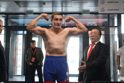 30 лет в мас-рестлинге. Анатолий Гладков стал мастером спорта России / Дьулустаан Сергеев   