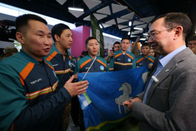 Глава Якутии заявил о необходимости закона о патриотическом воспитании / Дьулустаан Сергеев   