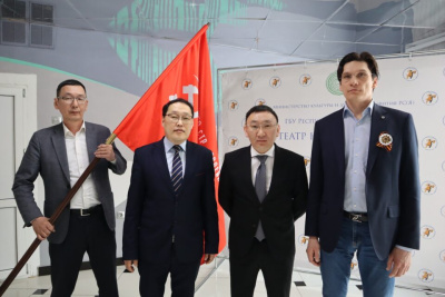 Знамя «Арктической эстафеты Победы» передали Анабарскому району / Нарыйа Пахомова   