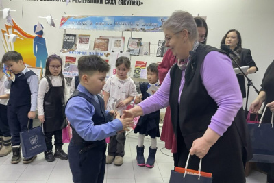 Депутаты Якутской городской Думы приняли участие в открытии Всероссийской недели детской книги / ЯСИА   