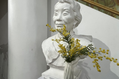 В Якутске отметили 110-летие одной из первых женщин-писателей Якутии Анастасии Сыромятниковой / Алина Мурукова Якутск Якутск Республика Саха (Якутия)