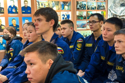 Что значит быть дознавателем: студенты Якутска узнали о профессии на встрече с экспертами МЧС / ЯСИА Якутск Якутск Республика Саха (Якутия)