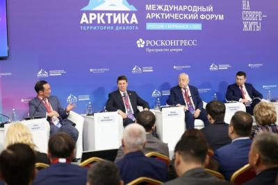 Глава Якутии предложил меры по совершенствованию механизма северного завоза / ЯСИА   