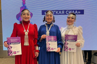 Якутянки в Москве на якутском языке исполнили песню «Матушка Земля» / Нарыйа Пахомова   