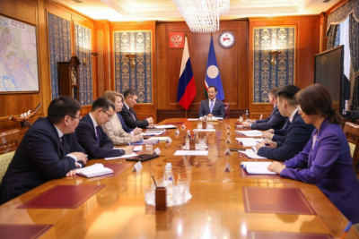 Айсен Николаев проверил руководство правительства и администрации Якутии на знание истории / ЯСИА   