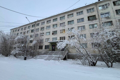 Из образцового в запущенный: жильцы дома в центре Якутска пожаловались на состояние здания / Алина Мурукова Якутск Якутск Республика Саха (Якутия)