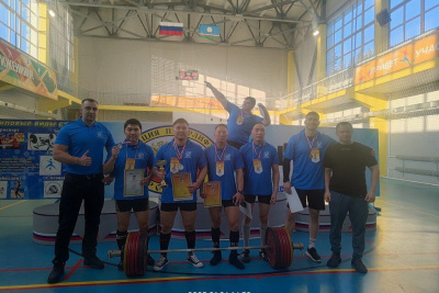 Команда «Железных дорог Якутии» стала победителем районного чемпионата по становой тяге / ЯСИА   