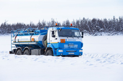 «Саханефтегазсбыт» досрочно завершил перевозку топлива по автозимникам / ЯСИА   