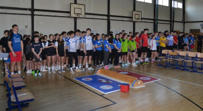 21 команда словацких школьников сразилась в мас-рестлинге /    