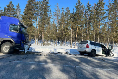 В Вилюйском районе Якутии в результате ДТП погиб водитель иномарки / ЯСИА   