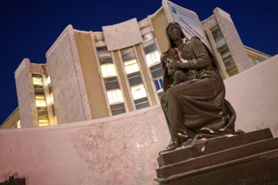 Глава Якутии Айсен Николаев проверил капремонт Мирнинской ЦРБ / ЯСИА   