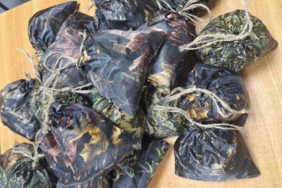 Работники Оленекского ЖКХ собрали посылки для участников СВО / ЯСИА   