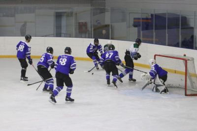 С участием восьми команд начался чемпионат Якутии по хоккею / Дьулустаан Сергеев   