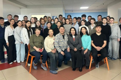 Преподаватели СВФУ провели интенсив по подготовке к ЕГЭ в Томпонском районе / Майя Гоголева   