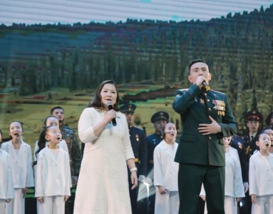 Министры Якутии исполнили патриотическую песню на церемонии открытия Года защитника Родины / ЯСИА   