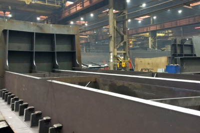 Более 2500 тонн металлоконструкций коффердамов изготовили для Ленского моста / ЯСИА   