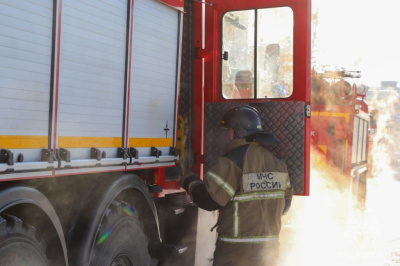 11 человек эвакуировали из-за пожара в Хандыге / ЯСИА   