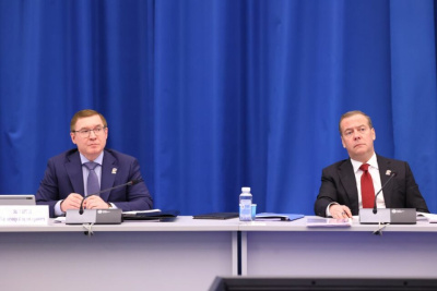 Медведев: «Народная программа ‘‘Единой России’’ направлена на повышение уровня жизни граждан» / ЯСИА   