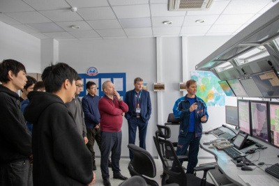 В якутской «Аэронавигации» организовали экскурсию для студентов физтеха СВФУ / ЯСИА   