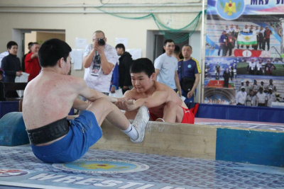 Лучшие схватки отборочного на Игры Манчаары турнира по мас-рестлингу / Дьулустаан Сергеев   