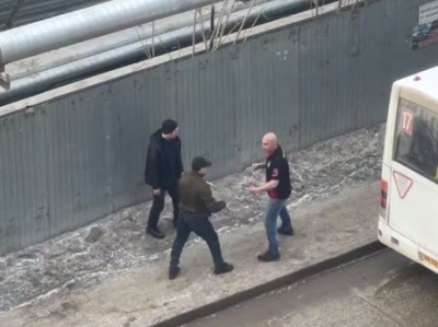 В Якутске после ДТП произошла потасовка между водителями маршрутного автобуса и легковушки / ЯСИА Якутск Якутск Республика Саха (Якутия)